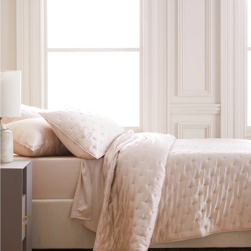 NWOT QUINCE Bamboo Dream Quilt Full/Queen Soft Blush 5307 - Picture 3 of 4